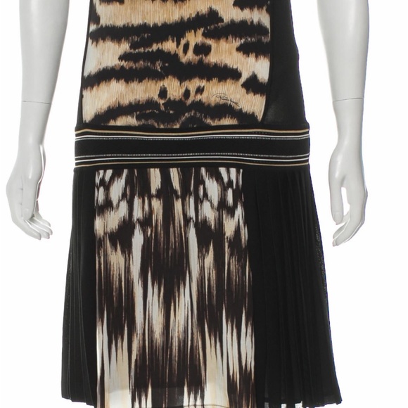 Roberto Cavalli
Cheetah Print Pleated Dress
Size: S | US4, IT40 - Picture 3 of 5